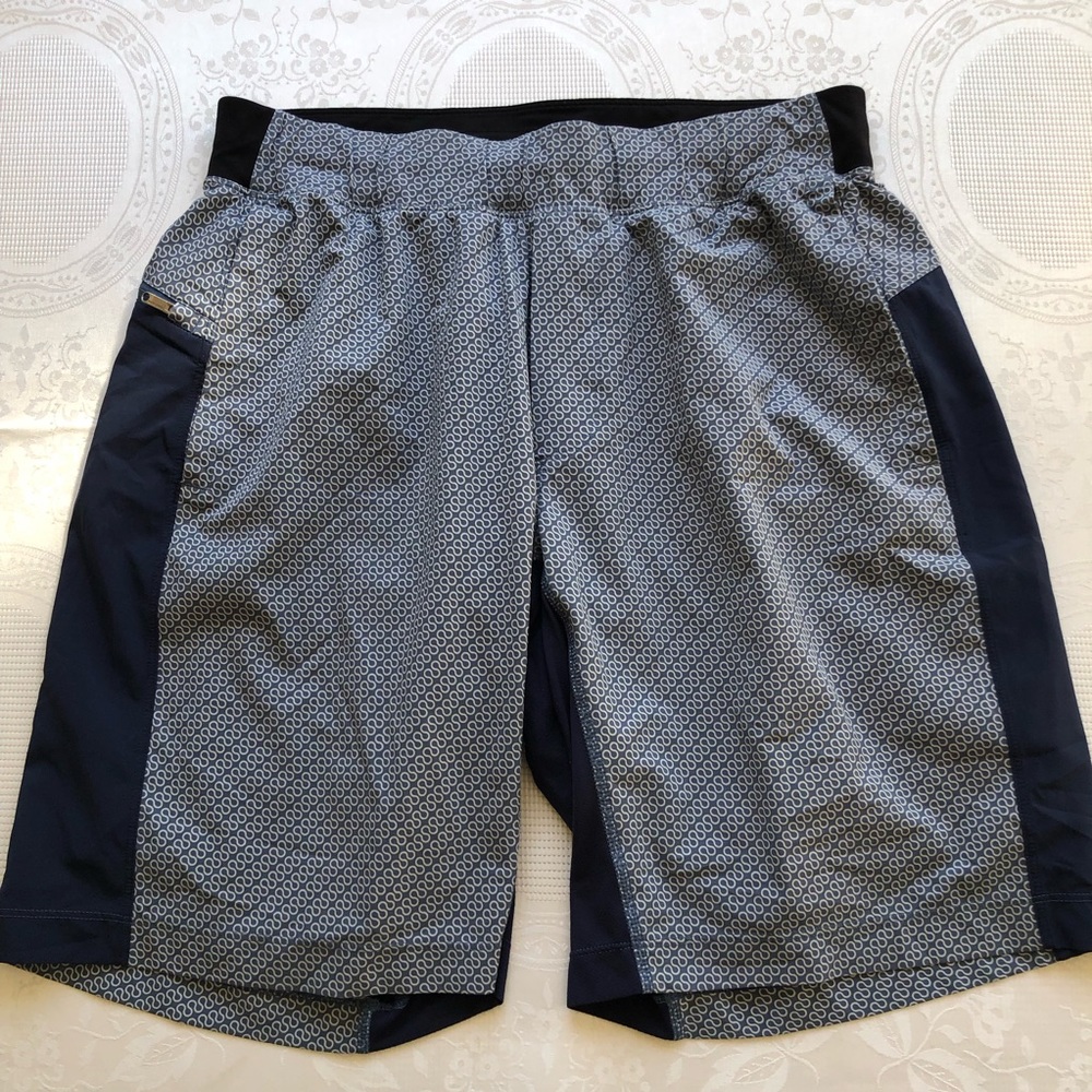Lululemon Athletica Men’s Size M Swimming Trunks Athletic Short Logo All Over